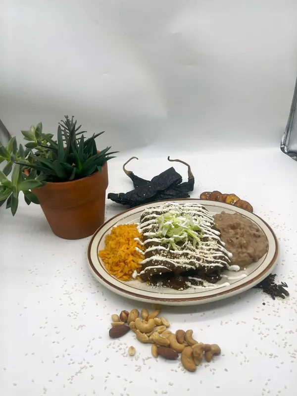 Enchiladas De Mole