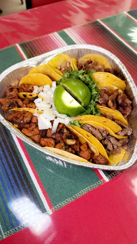 24 Tacos Heart Shaped Box