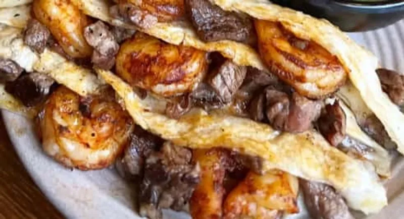 Mar Y Tierra Quesadilla