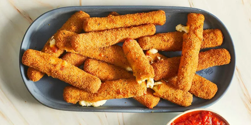 Mozzarella Cheese Sticks (6 Pcs)
