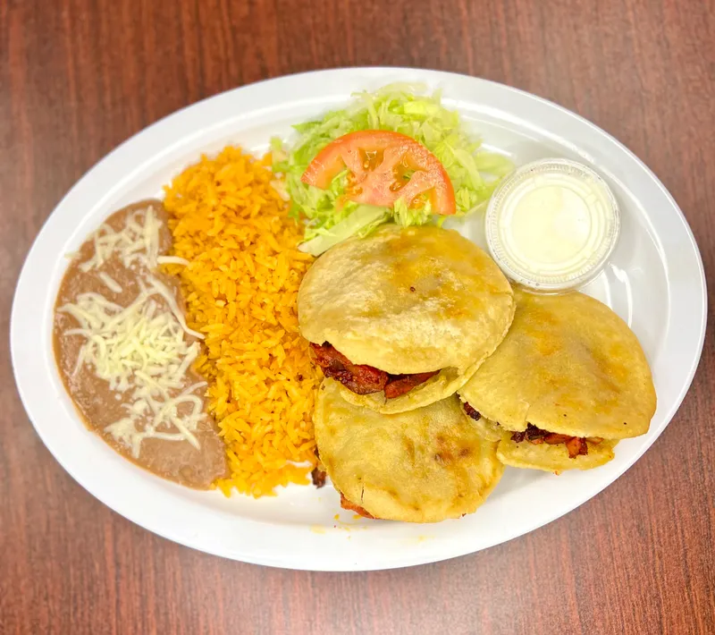 Sopes Plate