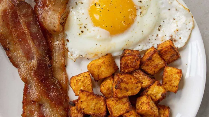 Classic 2 Eggs, Home Fries and Toast