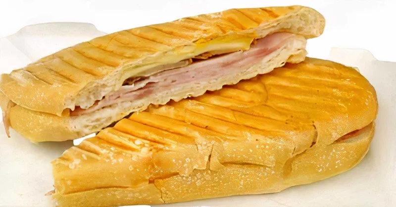 Sandwich De Jamon Y Queso