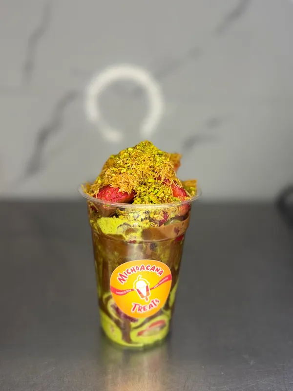 Dubai Chocolate Strawberries