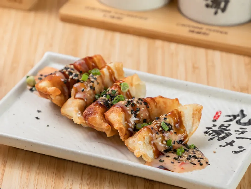 Deep Fried Gyoza Dumplings (6pcs)