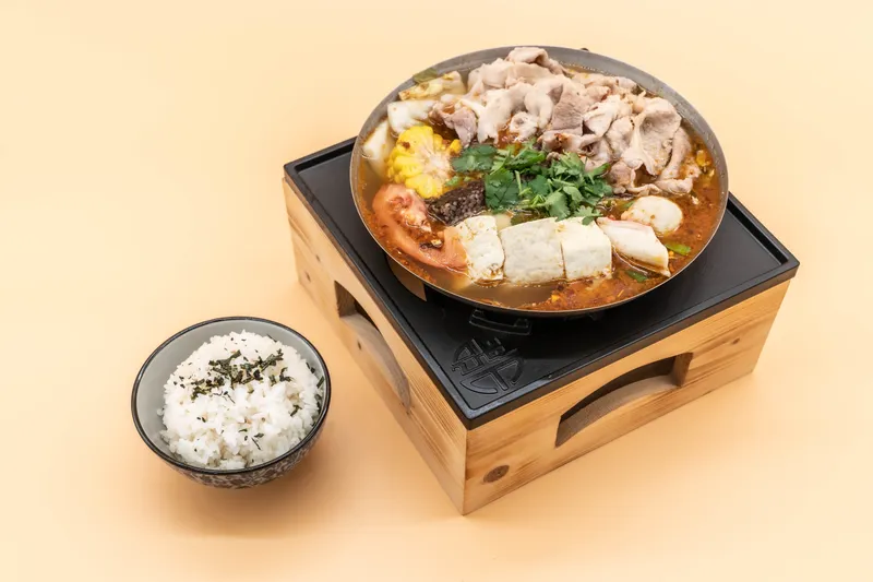 1. House Special Pot