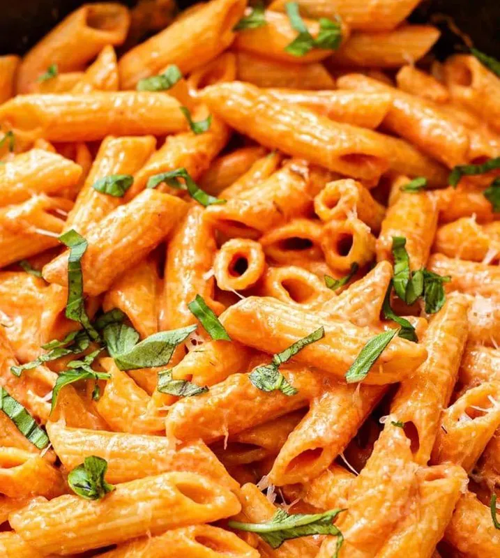 Penne a la vodka 18 Oz