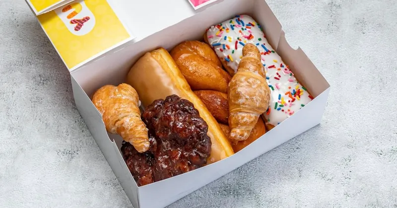 6 pack Specialty Donuts!