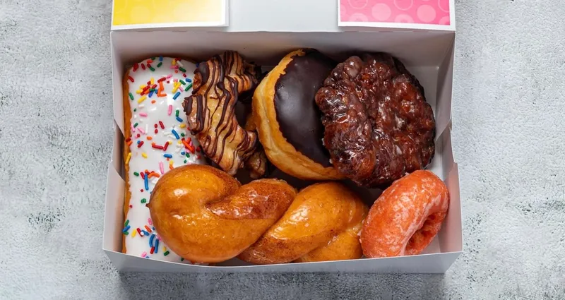 6 pack Mixed Donuts