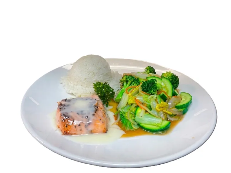 Salmon Filet with creamy lemon sauce