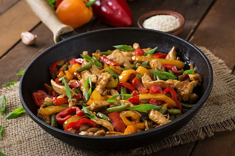 Chicken Stir-Fry / Pollo Salteado