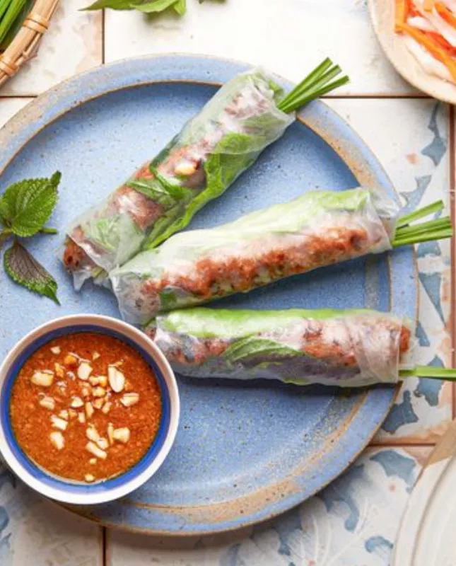 Grilled pork Patties spring roll /Nem Nuong
