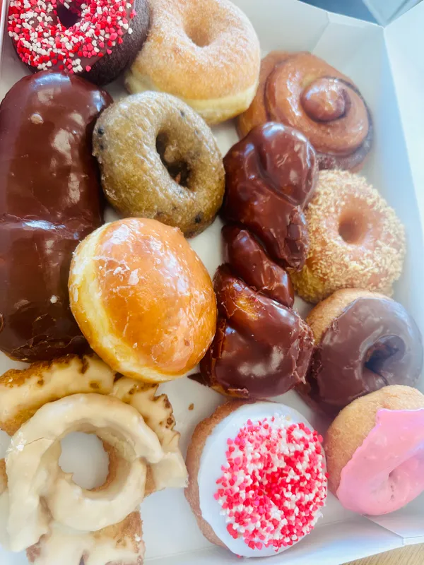 Mixed Donuts (1 Dozen)