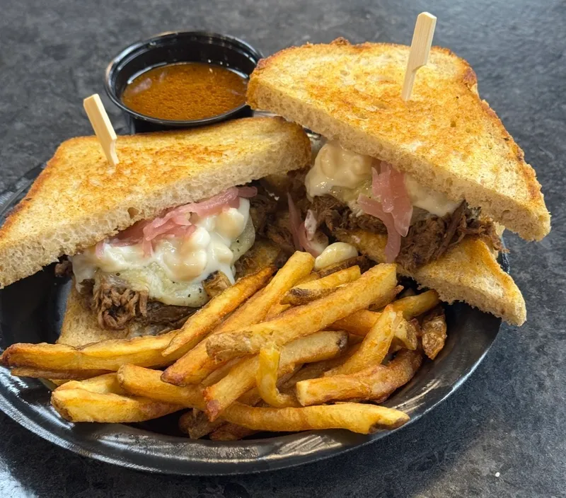 Birria Mac' d Up Melt