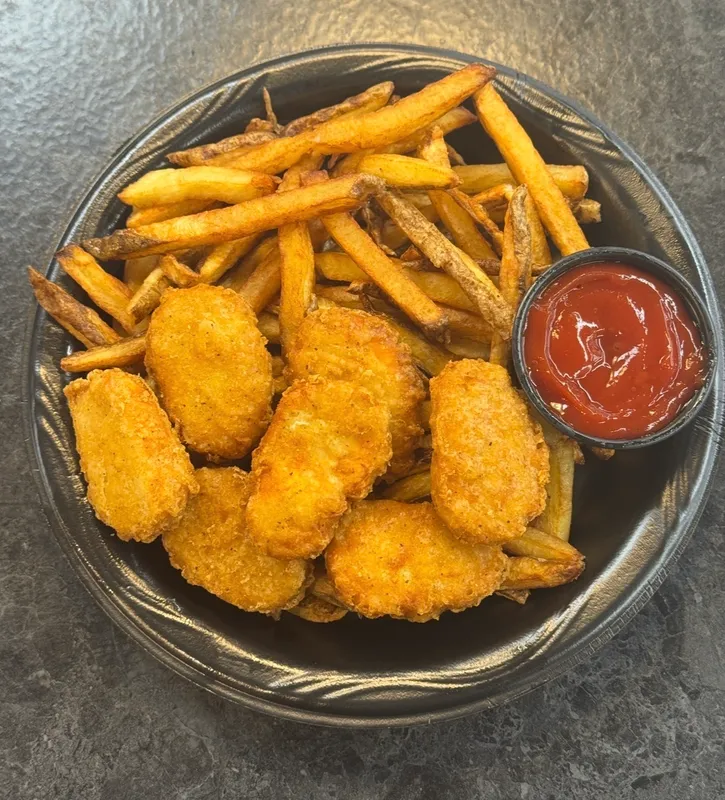Kids Nuggets w/ French Fries
