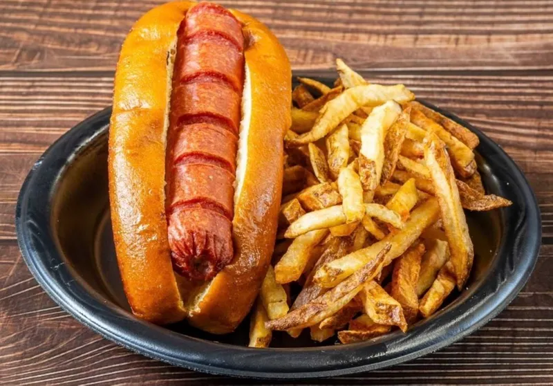 Kids Dog w/ French Fries