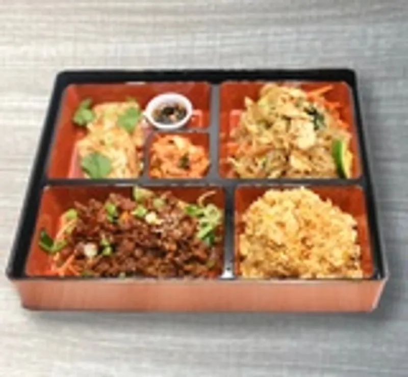 (B3) Spicy Korean Beef & Spicy Noodle