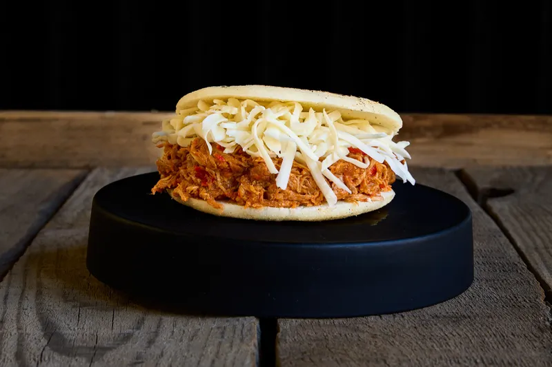 Arepa Con Pollo