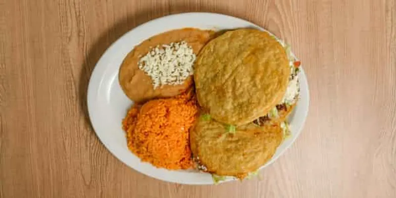 Plato De Gordita / Gordita Plate