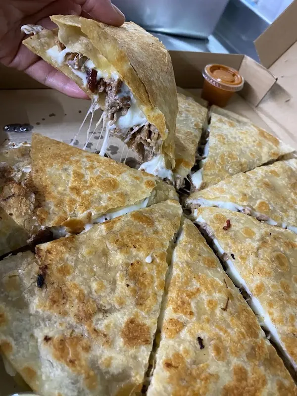 Quesadilla Mega