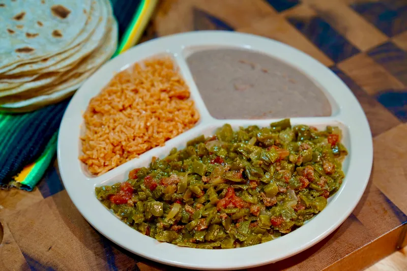Nopal Con Carne Plate