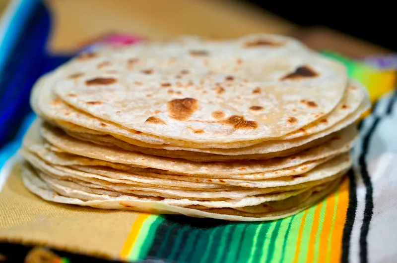 Homemade Flour Tortillas (10 Count)
