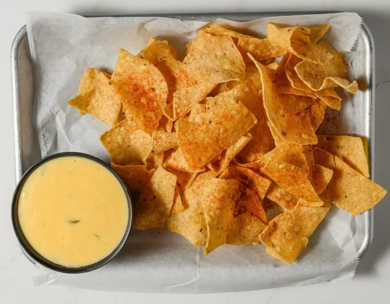 CHIPS & QUESO