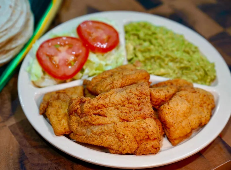 Pescado Plate