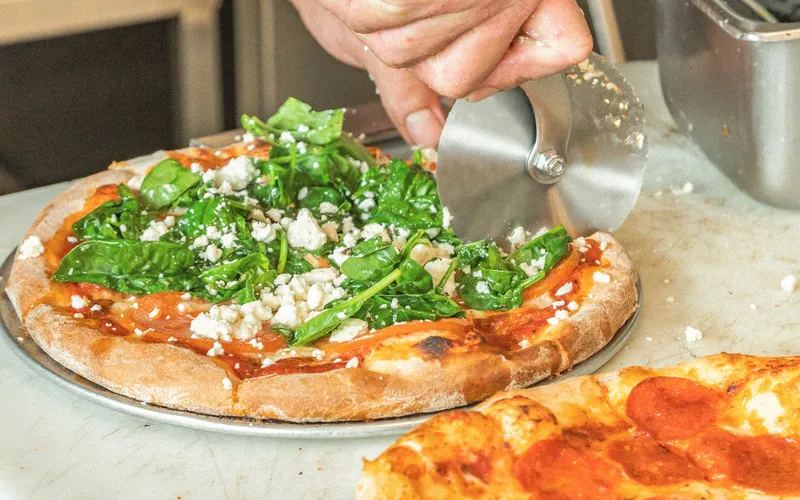 Spinach Classico Pizza