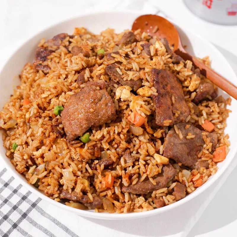 Large Beef fried Rice with 2 cups of macaroni salad (4oz)