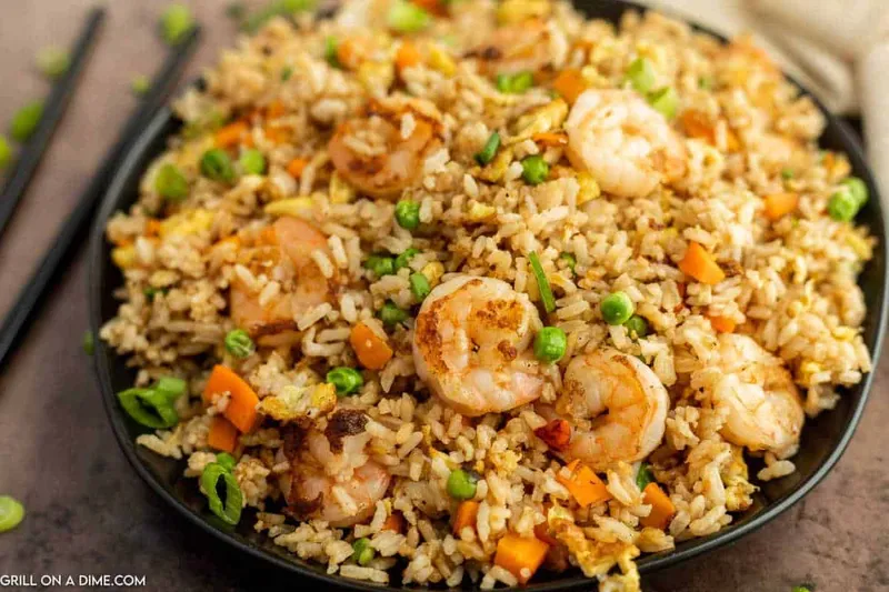 Large Shrimp fried Rice with 2 cups of macaroni salad (4oz)