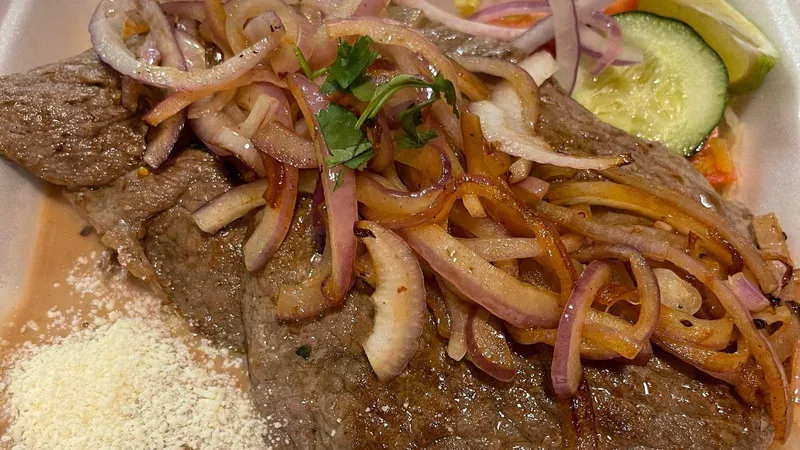 Bistec Encebollado