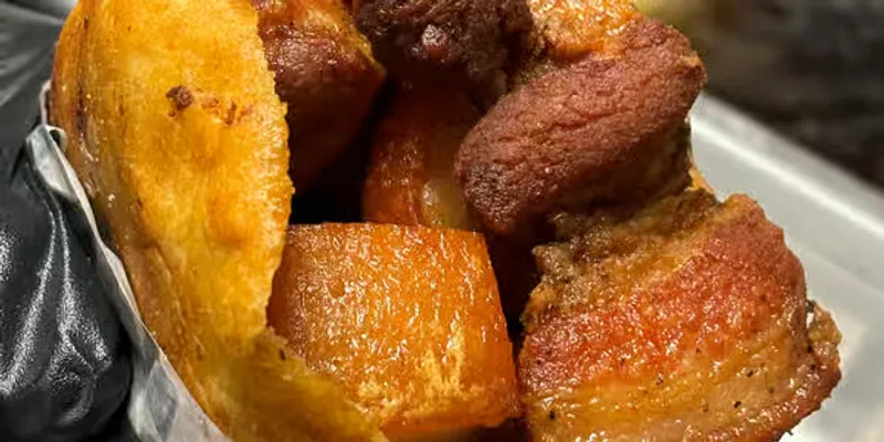 Arepa De Cochino Frito / Fried Pork