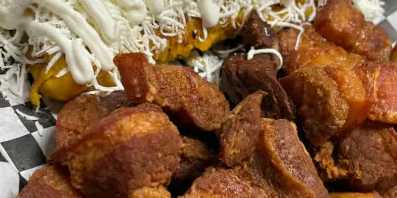 Cachapa Con Cochino Frito / Cachapa With Fried Pork