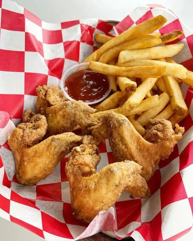 Whole Wings With Fries