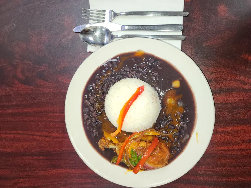 white rice black beans and chicken