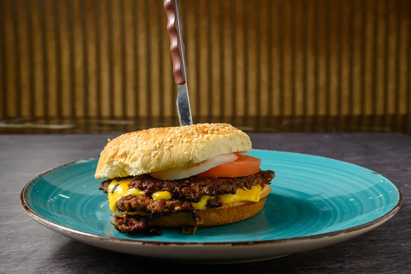 Classic Cheeseburger