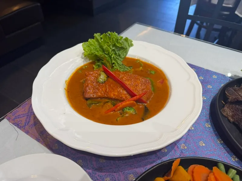 Chu Chee Salmon ( Salmon With Red Curry Sauce)