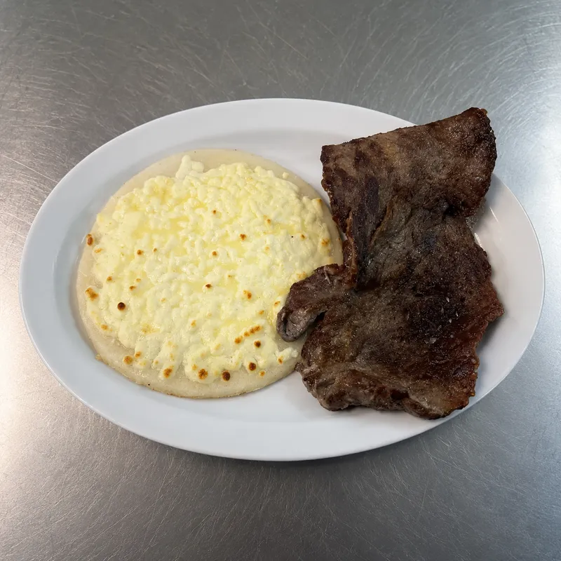 Grilled Steak, Corn Cake With Cheese / Carne Asada Con Arepa Con Queso