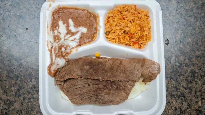 Huevos Con Bistec / Eggs & Steak