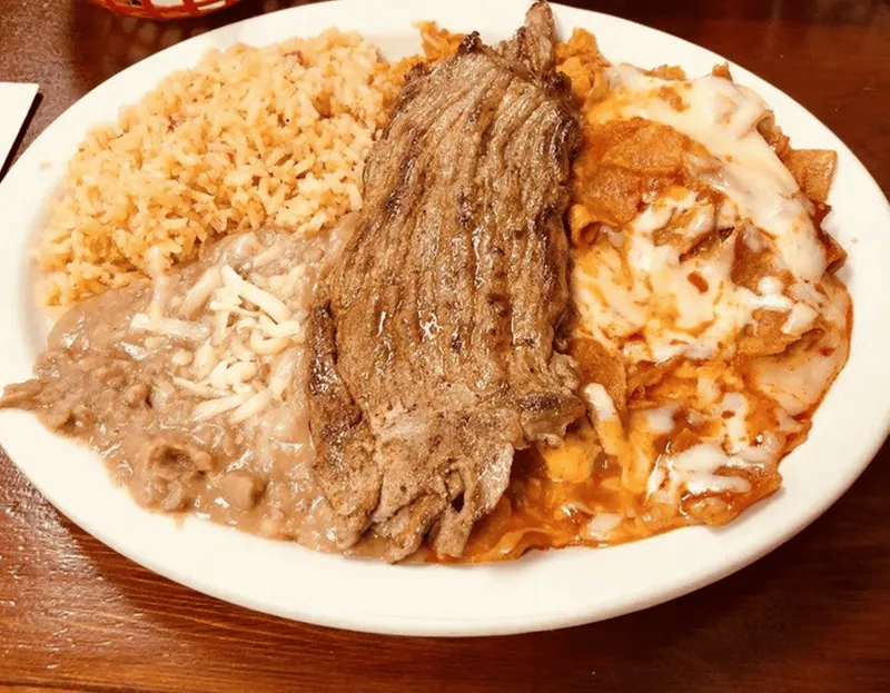 Chilaquiles Con Carne O Huevos