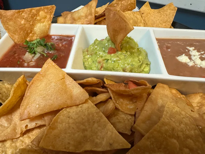 Trio ( Beans, Guacamole, Salsa)