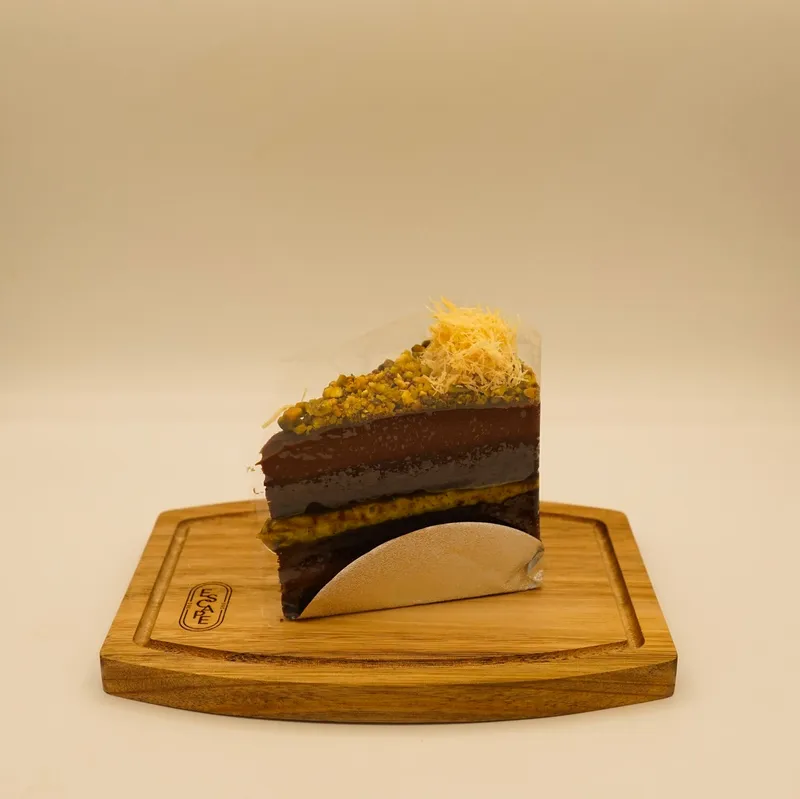 Dubai Pistachio Chocolate Cake