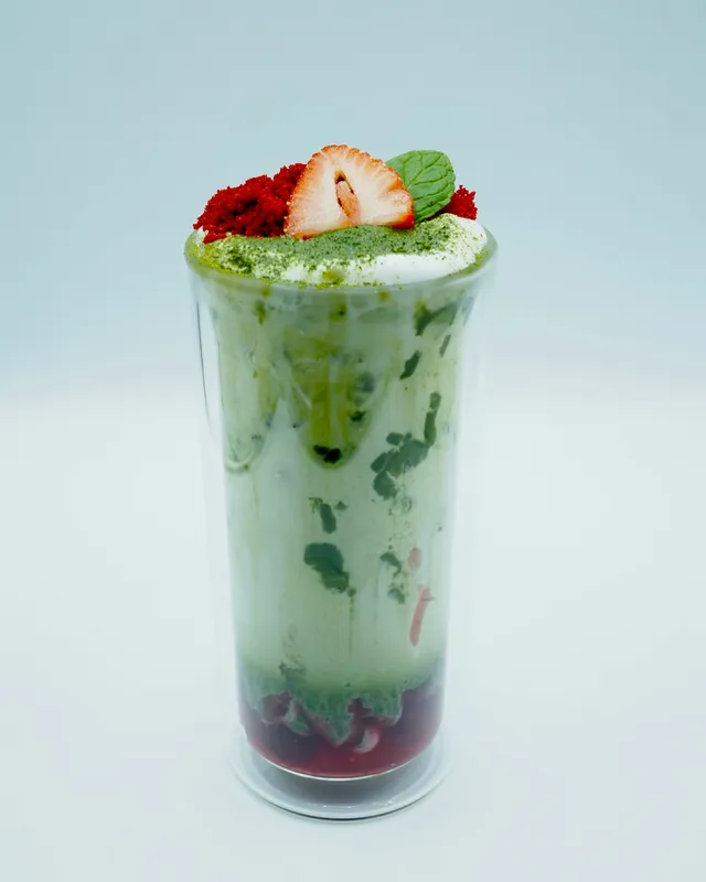 Matcha Strawberry (Iced)