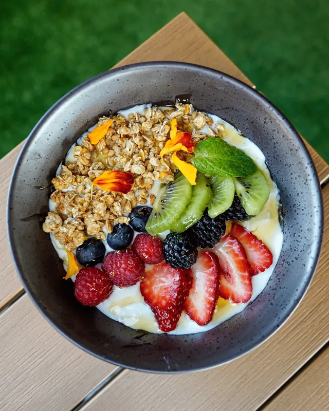 Fresh Fruit Yogurt Granola