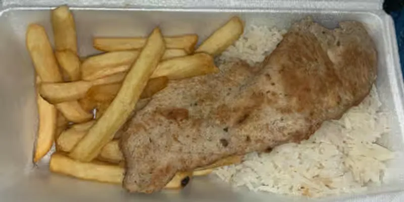 Pollo A La Plancha, Arroz Y Papas Fritas