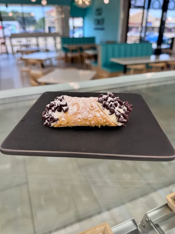 Chocolate Chip Cannoli