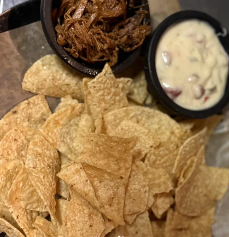 Chips & Queso