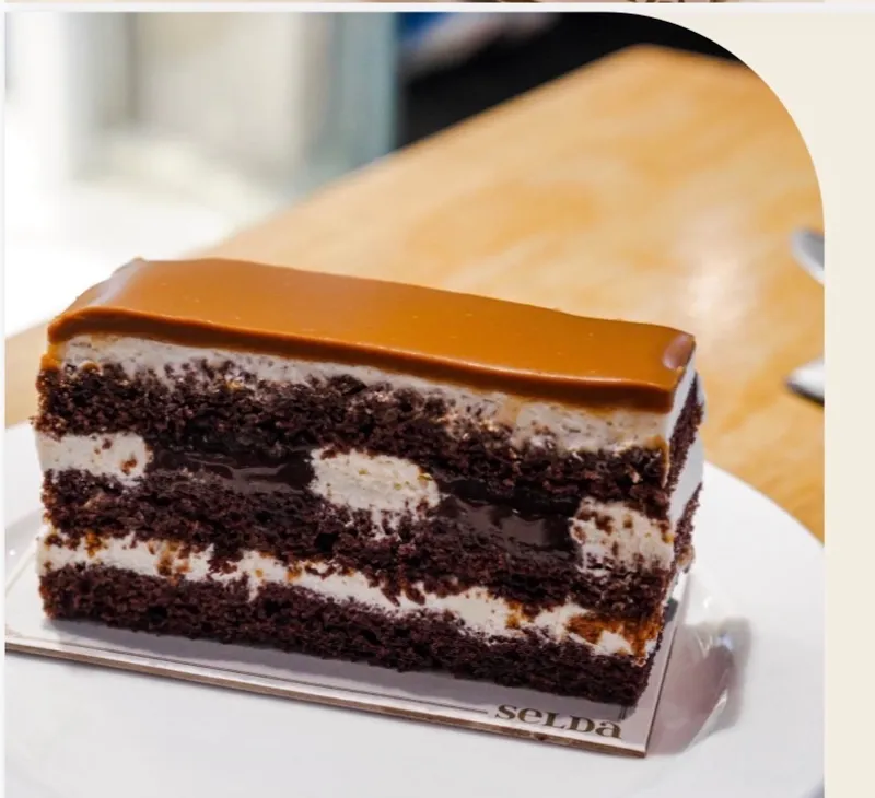 Lotus Cake
