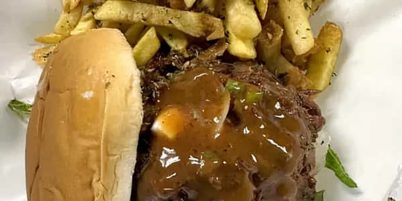 BBQ Sandwich With Fries